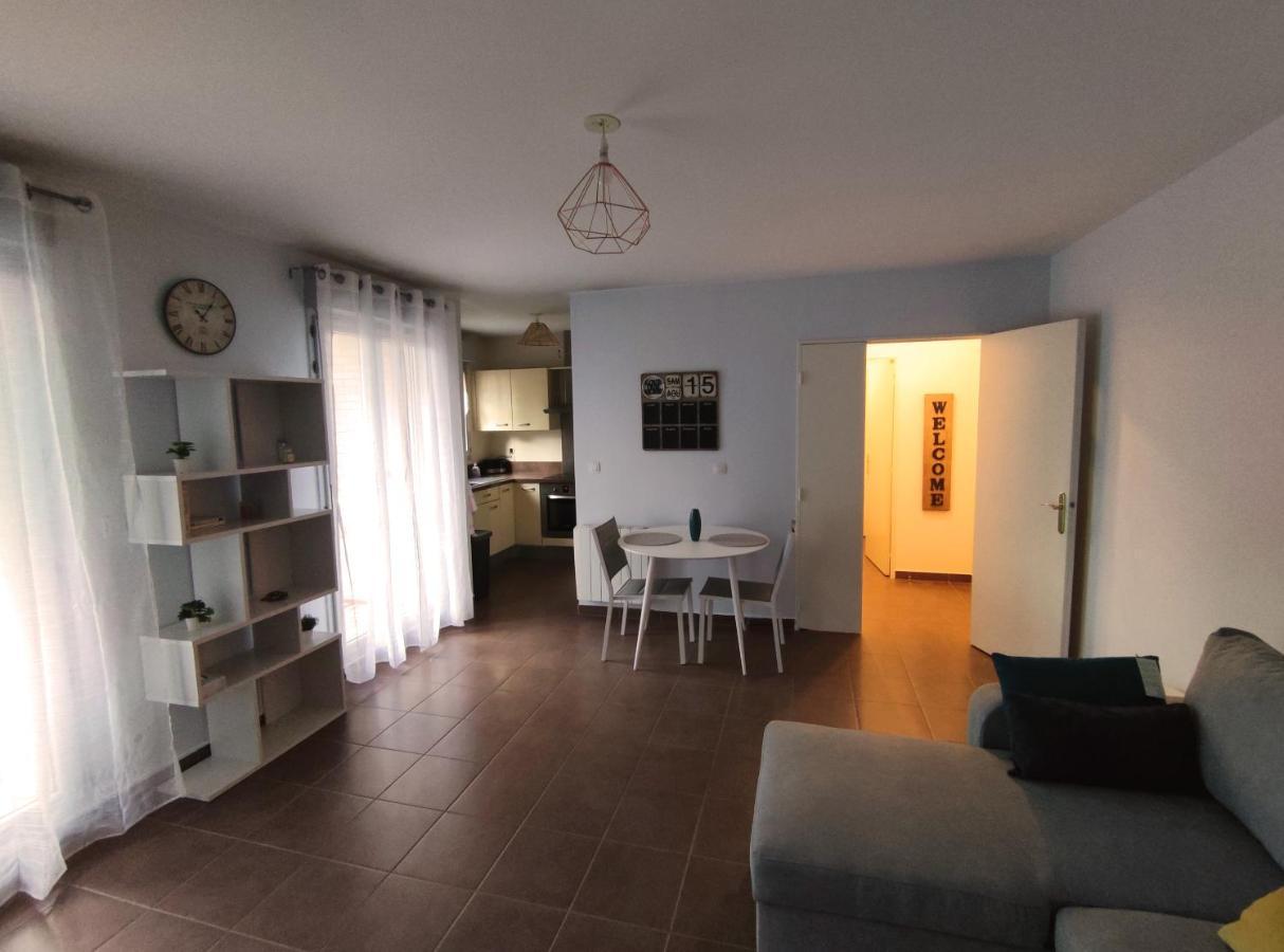 Appartement Avec Jardin Et Terrasse Pres De Paris Mantes-la-Jolie Luaran gambar