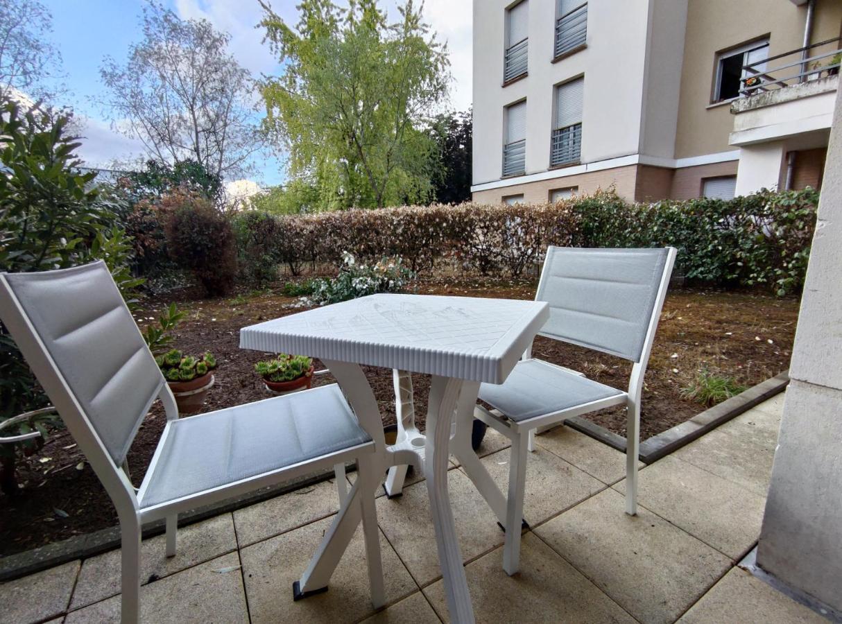 Appartement Avec Jardin Et Terrasse Pres De Paris Mantes-la-Jolie Luaran gambar