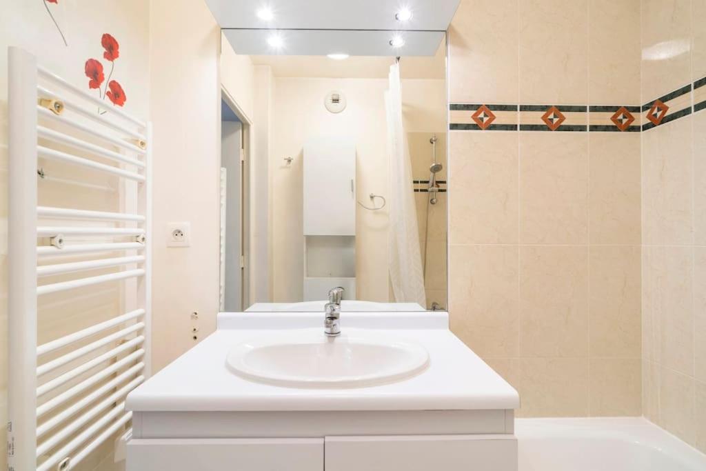 Appartement Avec Jardin Et Terrasse Pres De Paris Mantes-la-Jolie Luaran gambar